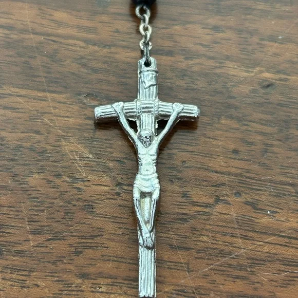 VTG Black Beaded Rosary Necklace with Silver Toned Cross Devotional Piece - Picture 2 of 5
